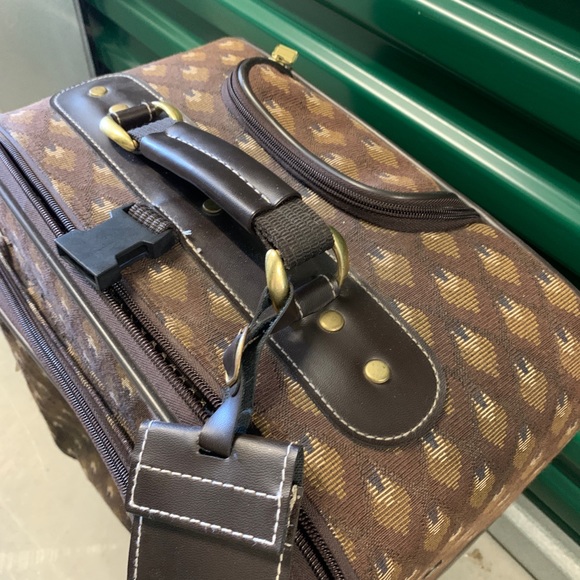 Oscar De La Renta Carry-On Suitcase - Brown - Picture 3 of 7